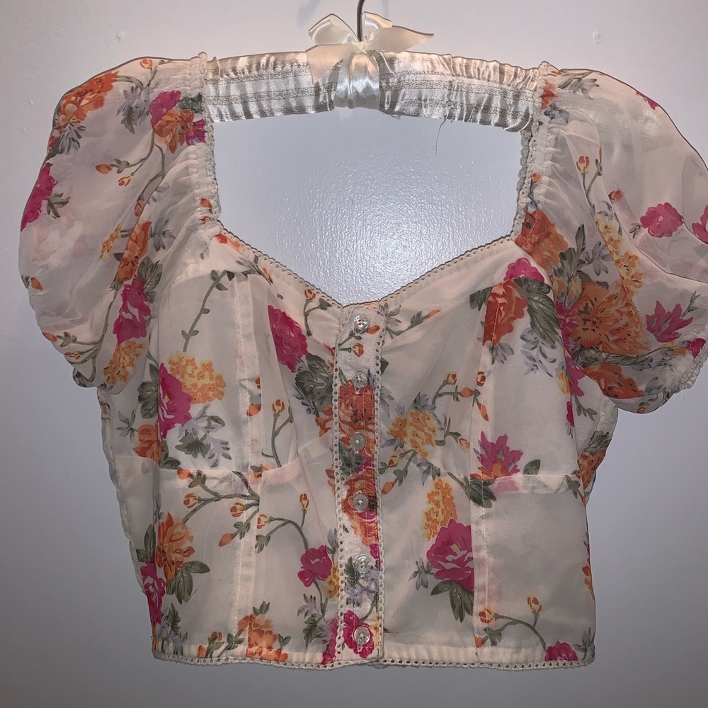 Vintage Looking Crop Blouse.